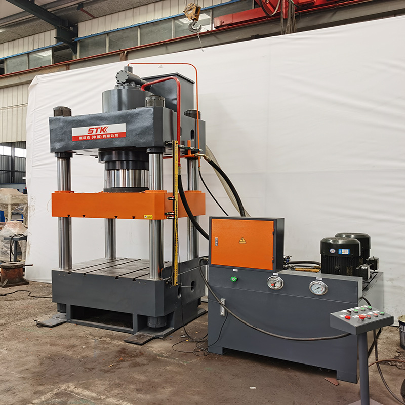 400T四柱三梁液压机