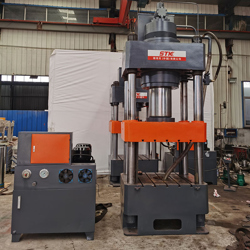 500T四柱三梁液压机